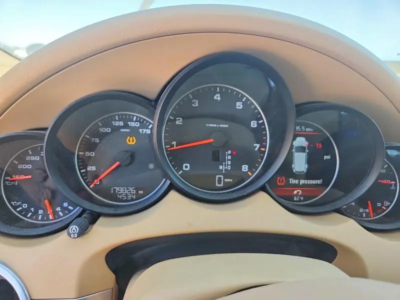 2014 PORSCHE CAYENNE   