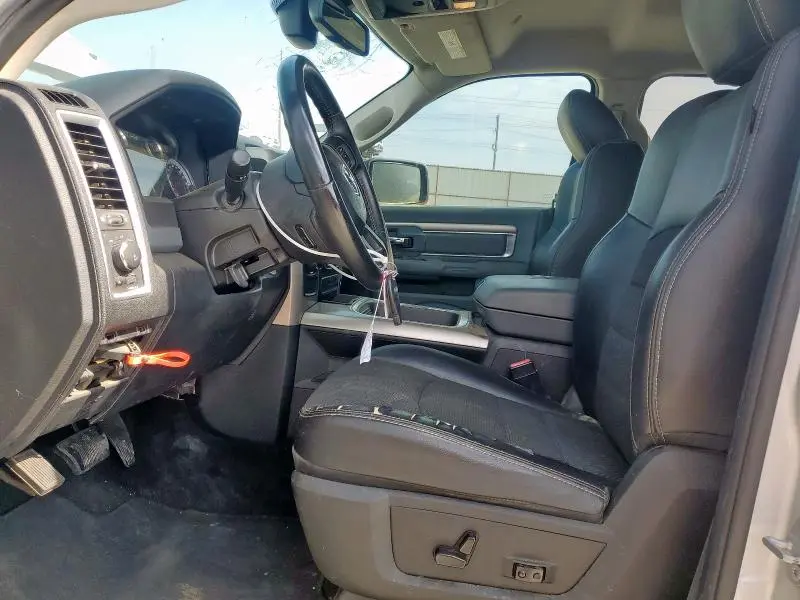2017 RAM 1500 SLT  