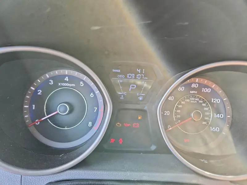 2012 HYUNDAI ELANTRA   
