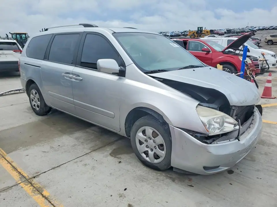 2010 KIA SEDONA LX  