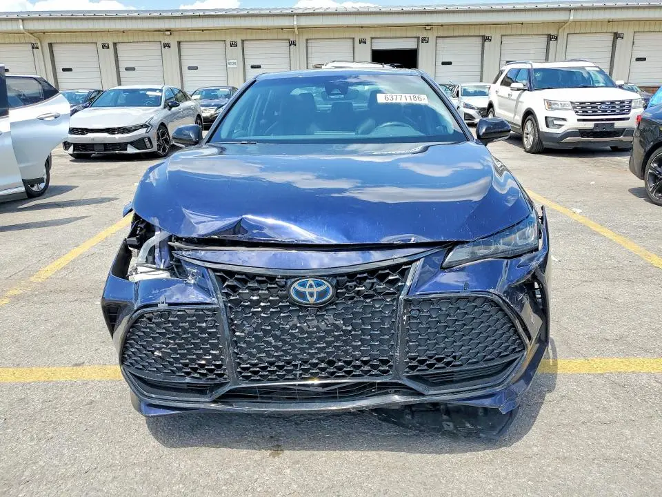 2021 TOYOTA AVALON XSE  
