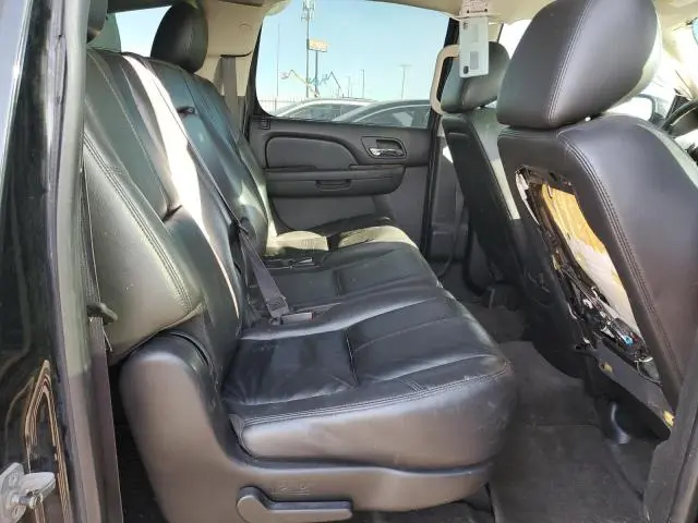 2011 CHEVROLET SUBURBAN K1500 LT  