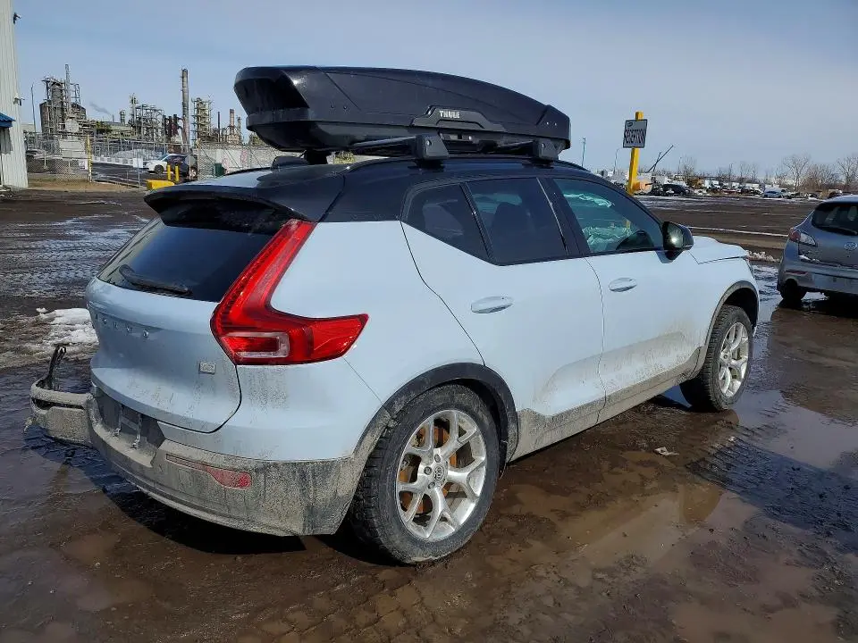 2024 VOLVO XC40 RECHARGE CORE  