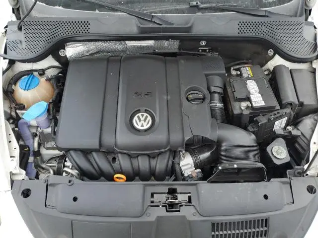 2013 VOLKSWAGEN BEETLE