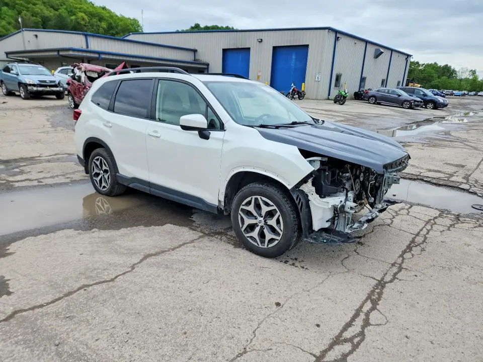 2021 SUBARU FORESTER PREMIUM  