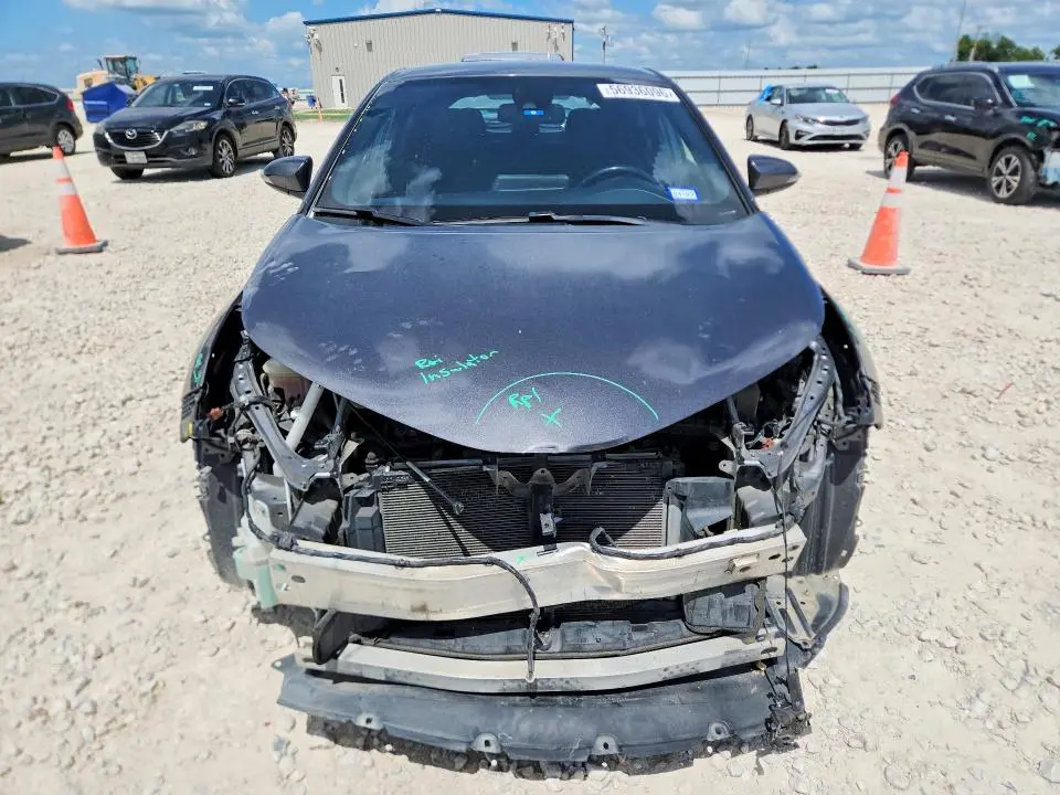 2018 TOYOTA C-HR XLE  
