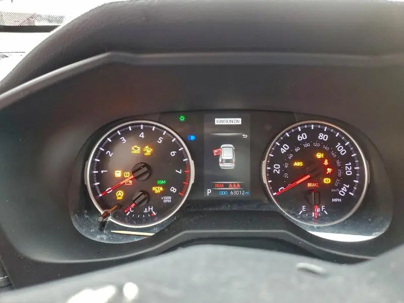 2021 TOYOTA RAV4 XLE  