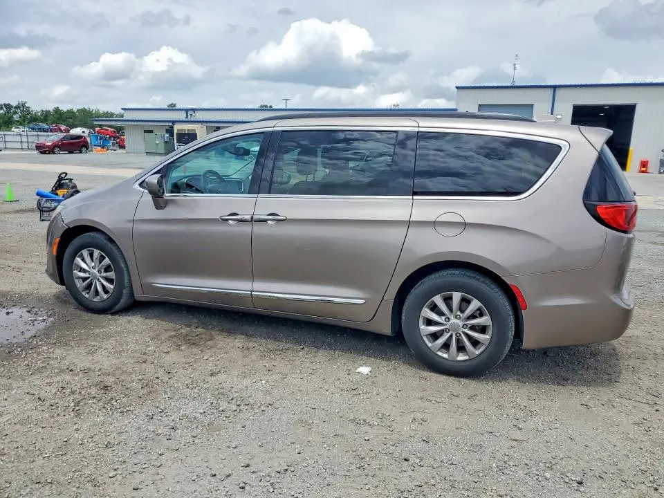 2017 CHRYSLER PACIFICA TOURING L  