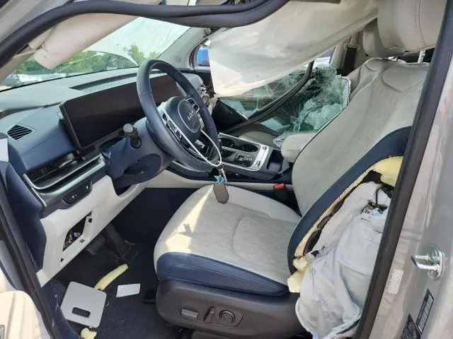 2025 KIA CARNIVAL SX  
