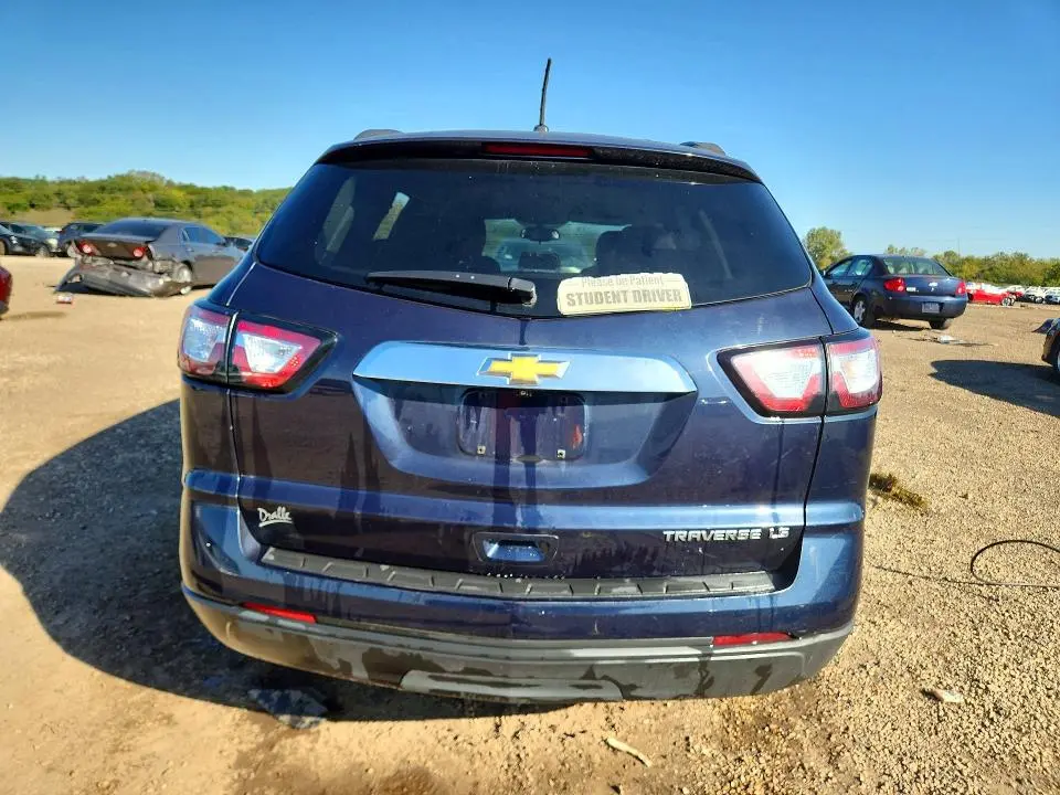 2015 CHEVROLET TRAVERSE LS  