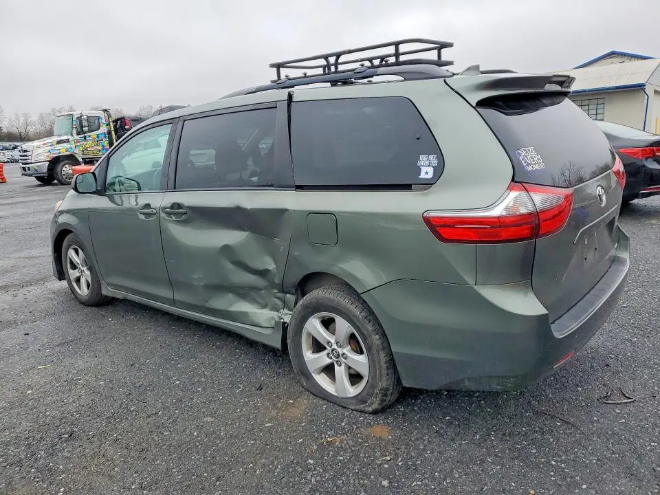 2020 TOYOTA SIENNA LE 8-PASSENGER  