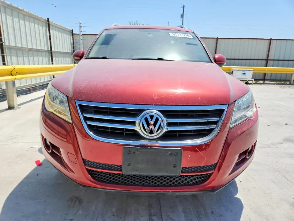 2011 VOLKSWAGEN TIGUAN S  