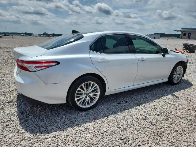 2019 TOYOTA CAMRY XLE V6  