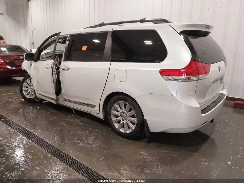 2013 TOYOTA SIENNA LIMITED 7 PASSENGER