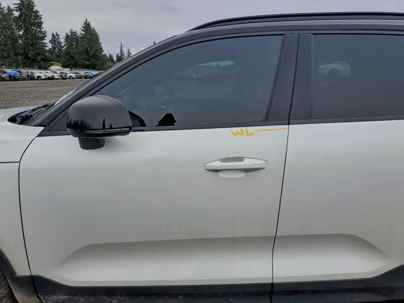 2021 VOLVO XC40 T5 R-DESIGN  