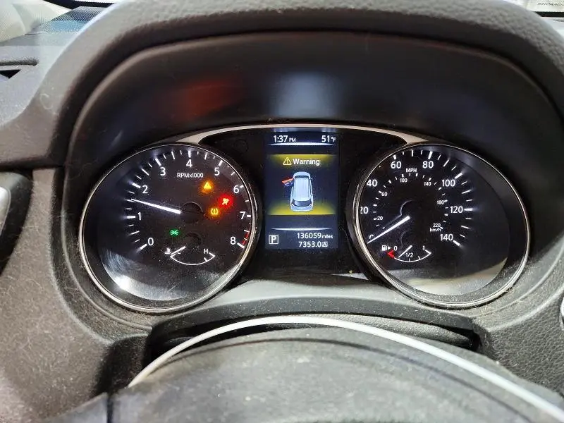2015 NISSAN ROGUE SV  