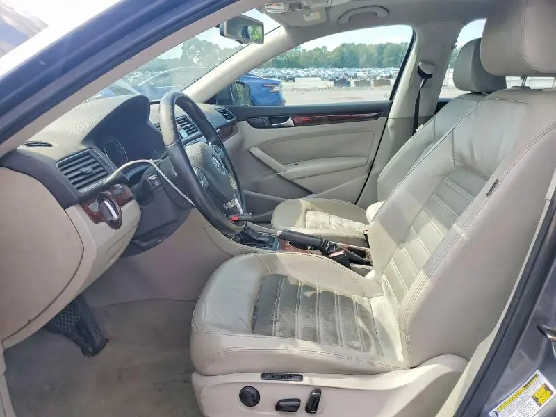 2013 VOLKSWAGEN PASSAT SEL  