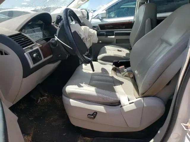 2010 CHRYSLER TOWN & COUNTRY TOURING PLUS  