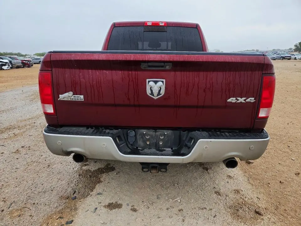 2016 RAM 1500 SLT  