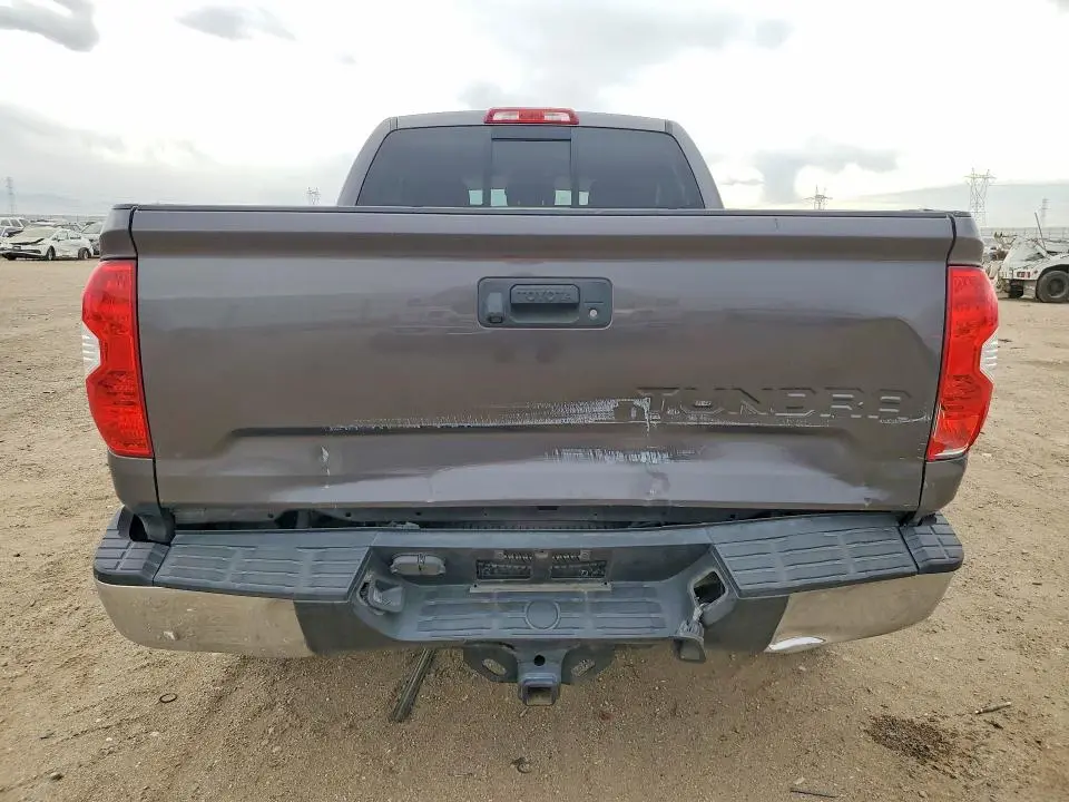 2018 TOYOTA TUNDRA DOUBLE CAB SR  