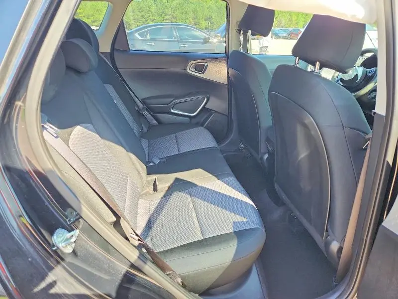 2022 KIA SOUL LX  