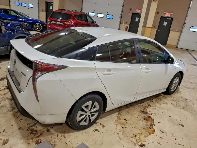 2016 TOYOTA PRIUS   