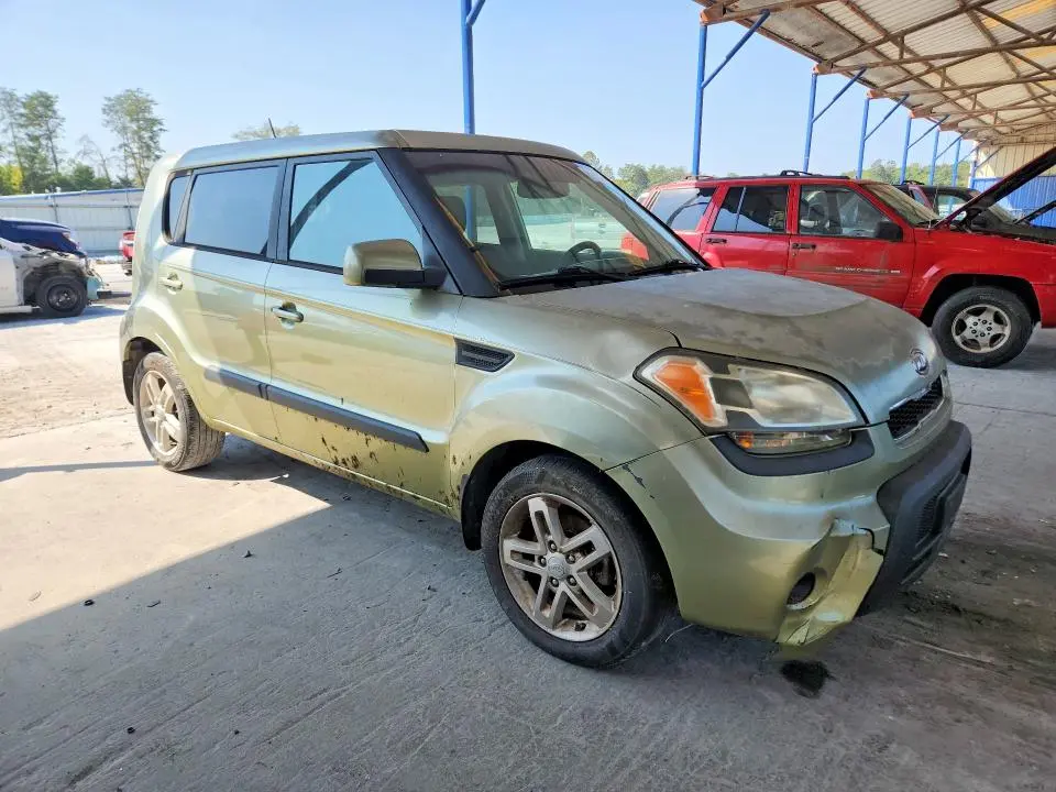 2011 KIA SOUL +  
