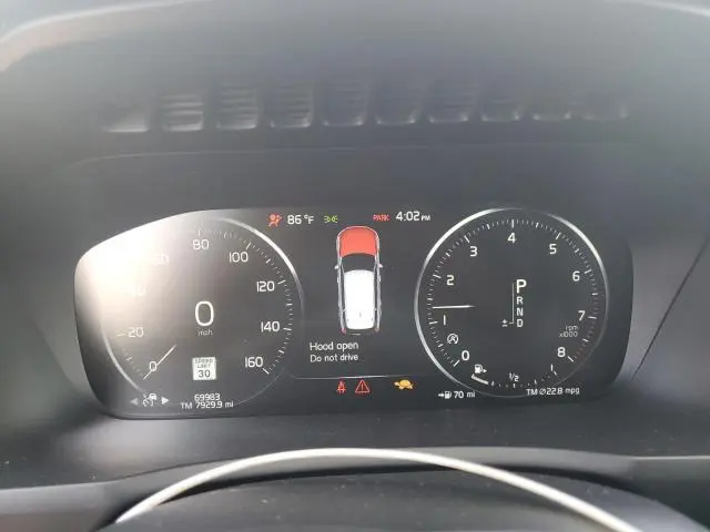 2017 VOLVO XC90 T6  