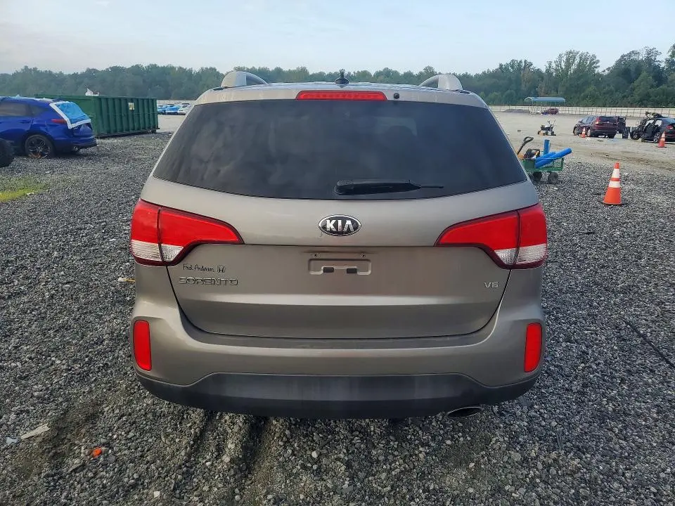 2015 KIA SORENTO LX  