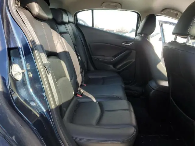 2018 MAZDA 3 TOURING  