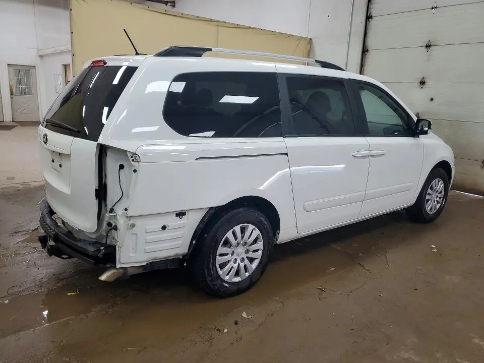 2014 KIA SEDONA LX  