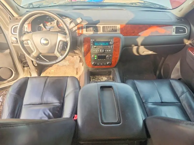 2011 CHEVROLET SUBURBAN K1500 LT  