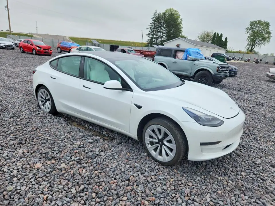 2022 TESLA MODEL 3   