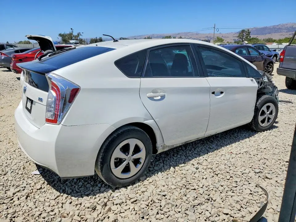 2015 TOYOTA PRIUS   