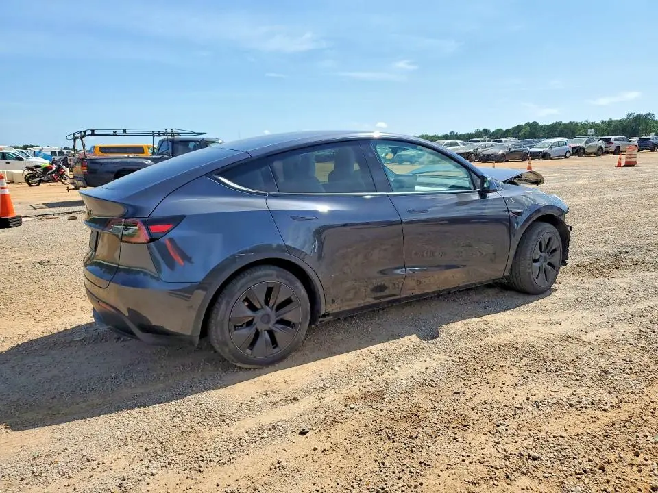 2025 TESLA MODEL Y   