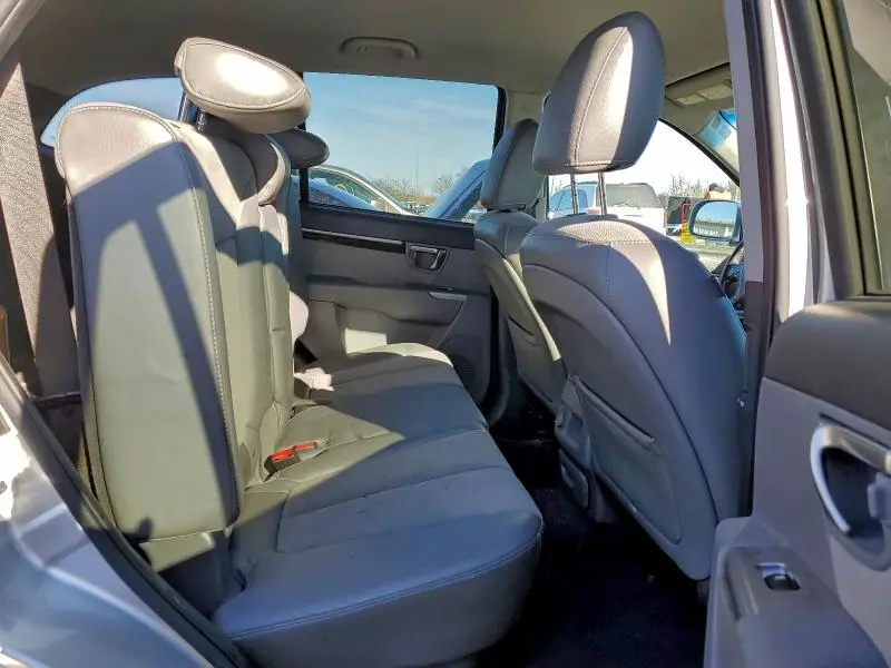 2012 HYUNDAI SANTA FE SE  