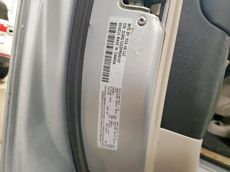 2023 CHRYSLER VOYAGER LX  