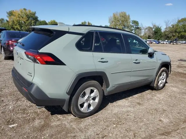 2021 TOYOTA RAV4 XLE  