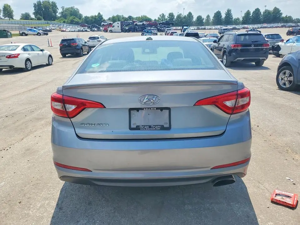 2017 HYUNDAI SONATA SE  