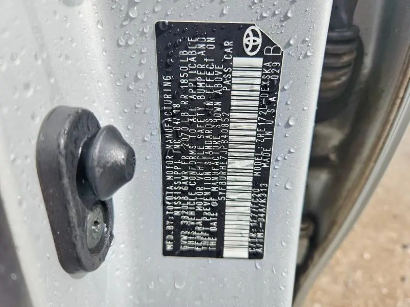 2018 TOYOTA COROLLA SE  