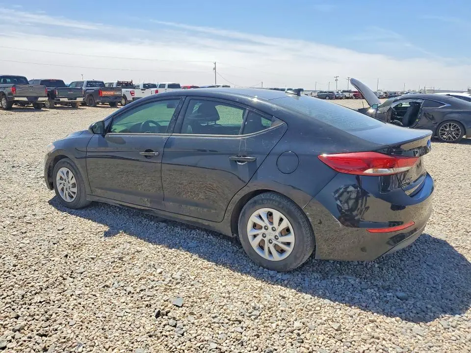 2018 HYUNDAI ELANTRA SE  