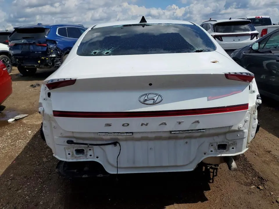 2021 HYUNDAI SONATA SE  