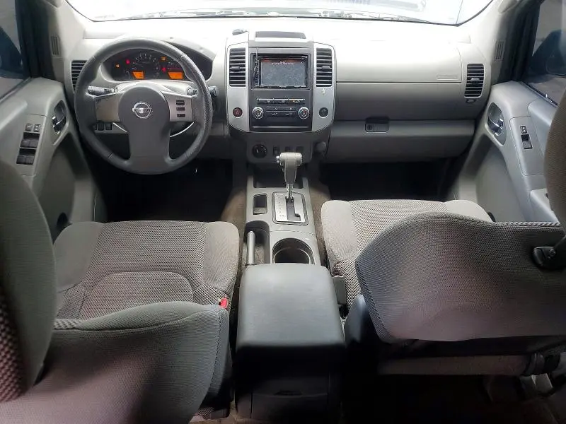 2010 NISSAN FRONTIER SE V6  