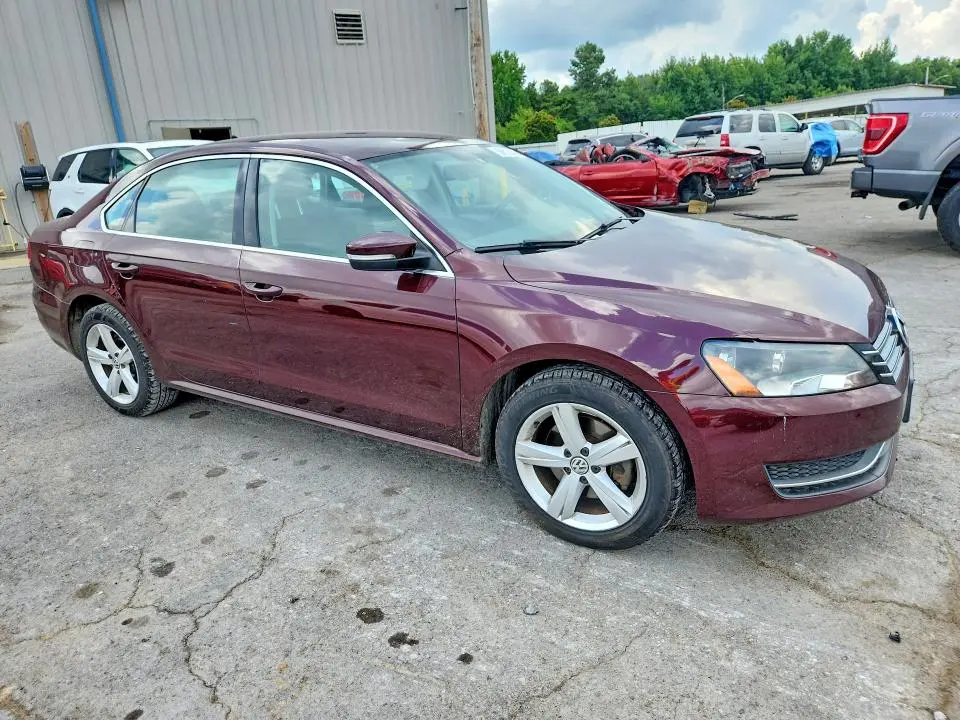 2013 VOLKSWAGEN PASSAT SE  