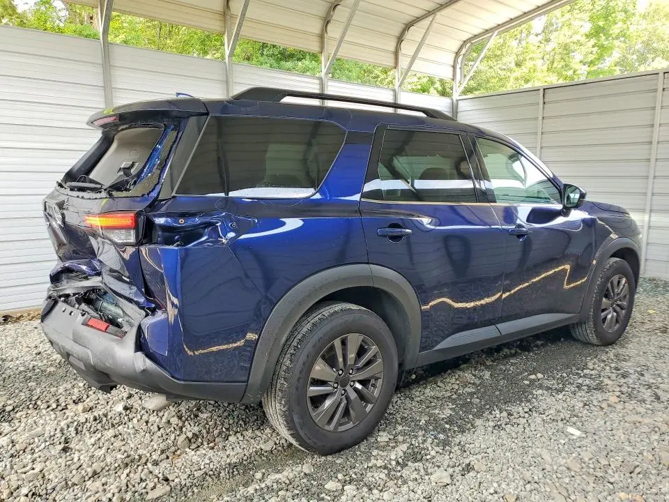 2023 NISSAN PATHFINDER SV  
