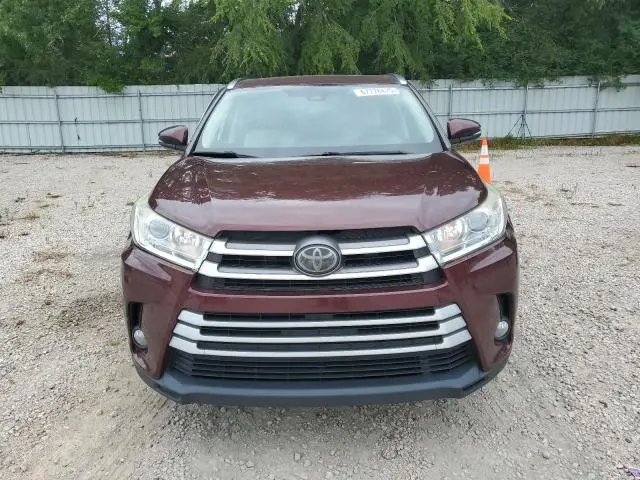 2017 TOYOTA HIGHLANDER SE  