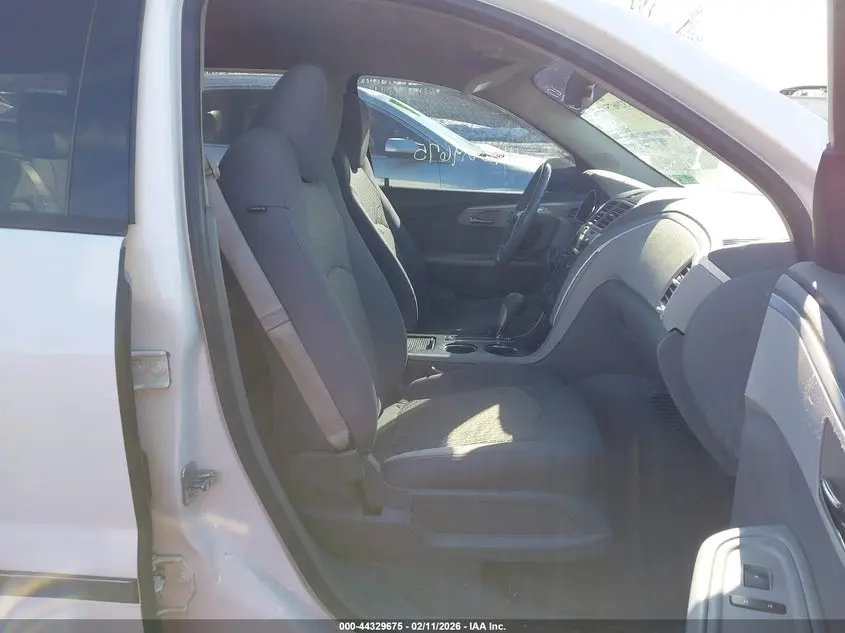 2012 CHEVROLET TRAVERSE LS