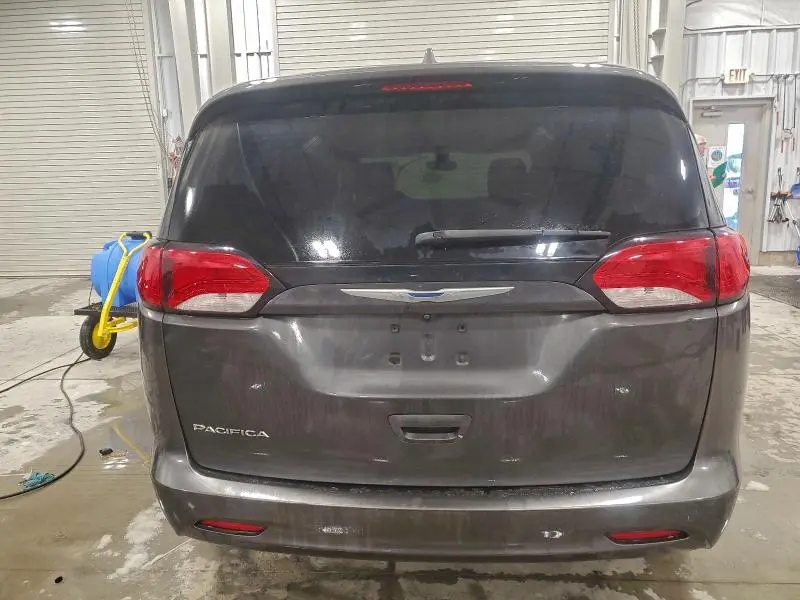 2017 CHRYSLER PACIFICA LX  