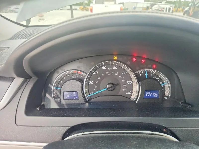 2012 TOYOTA CAMRY SE  