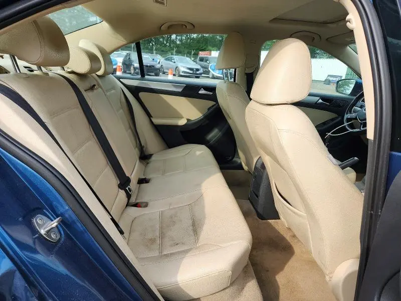 2016 VOLKSWAGEN JETTA SE  